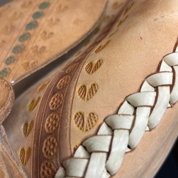 FCUK French Connection vintage 100% leather tooled purse in excellent condition - Picture 3 of 9